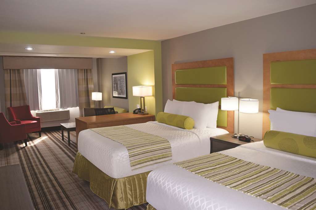 La Quinta Inn & Suites Far Rockaway - Beach Hotel New York Ruang foto