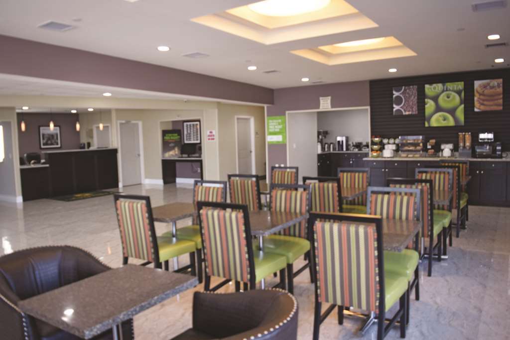 La Quinta Inn & Suites Far Rockaway - Beach Hotel New York Fasilitas foto